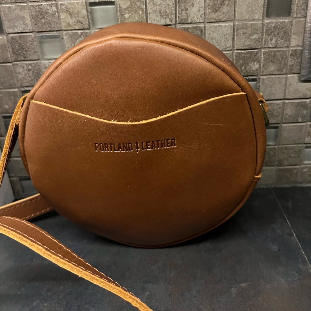 Portland Leather Goods( almost Perfect )